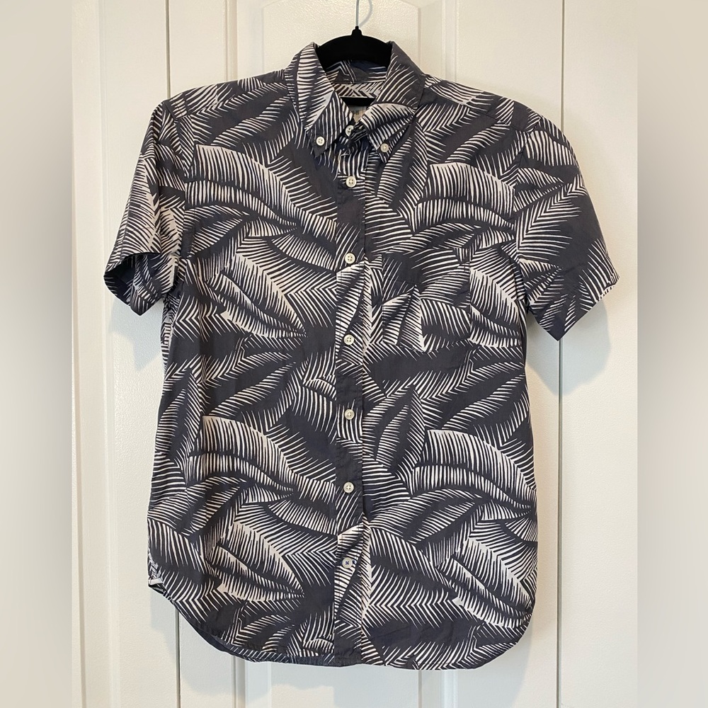 GAP Hawaiian Print Button Up Shirt size XS